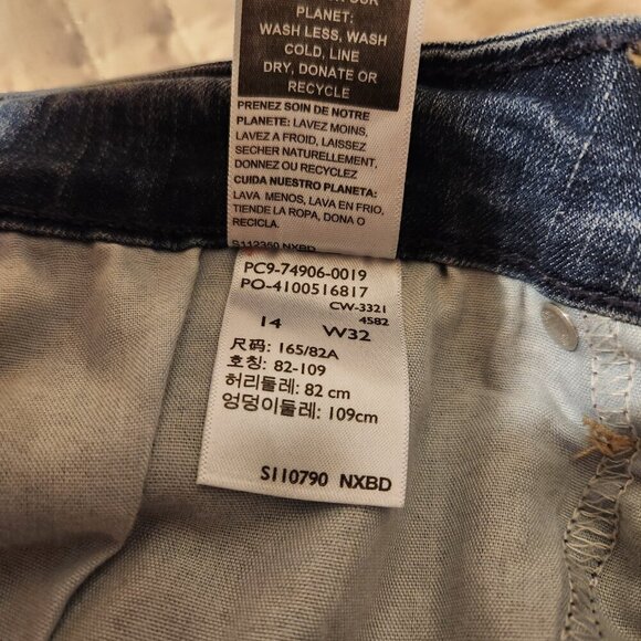 Signature Gold by Levi Strauss Mid Rise Capri. Size 14 waist 32 - Picture 5 of 9